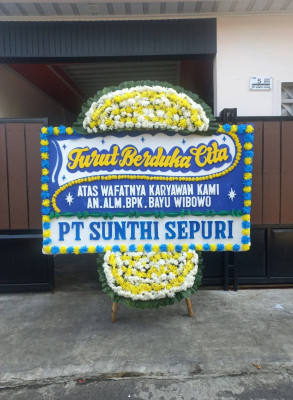 Papan Bunga Duka di Ohoitahit