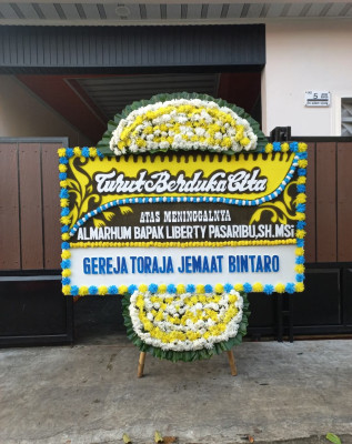 Papan Bunga Duka di Ohoitahit